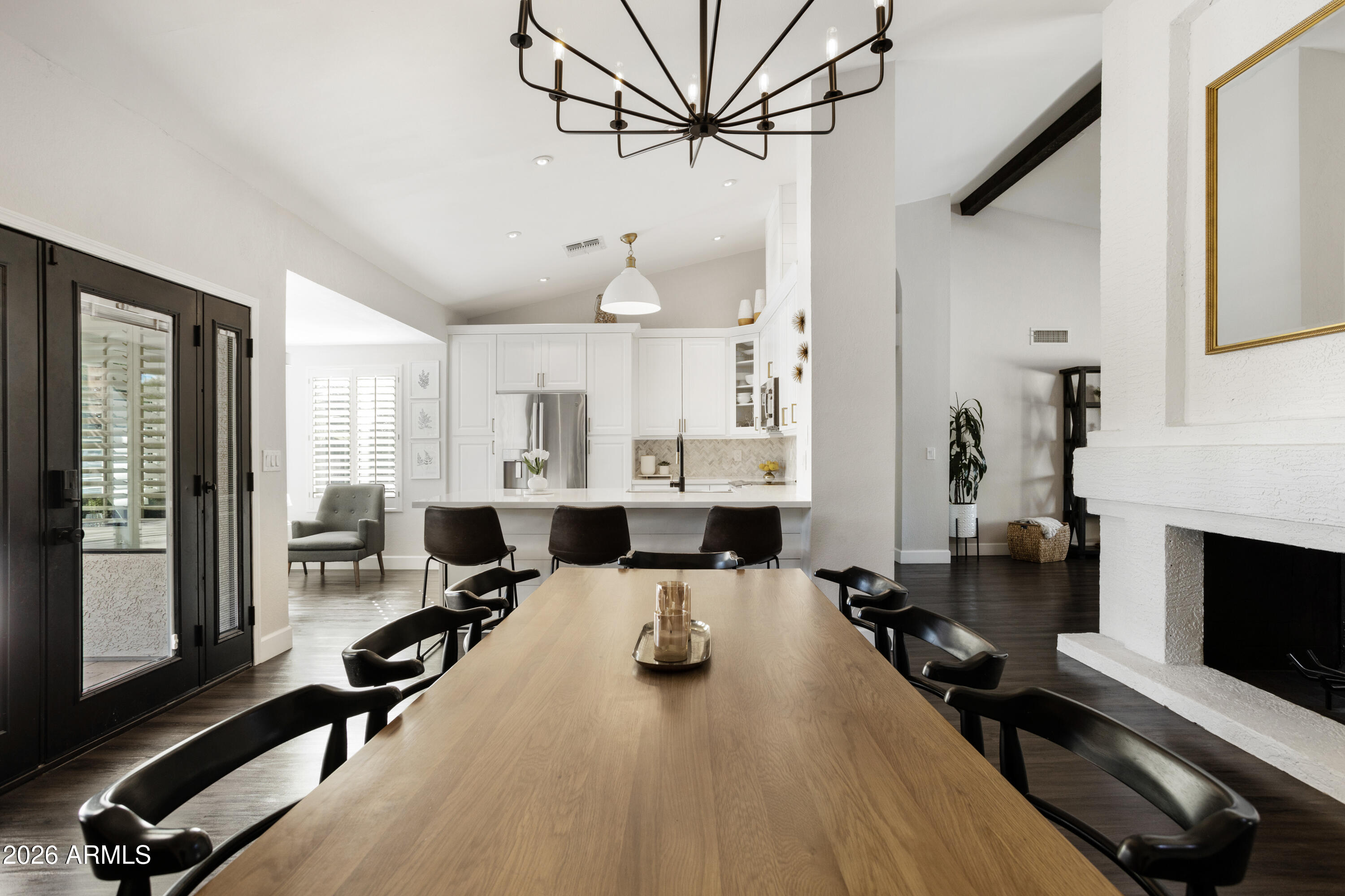 601 East Silver Creek Road Gilbert, AZ 85296 - Photo 8 of 47 Dining & Kitchen