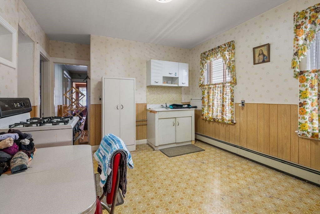 25 Howell Street Boston, MA 02125 - Photo 11 of 31