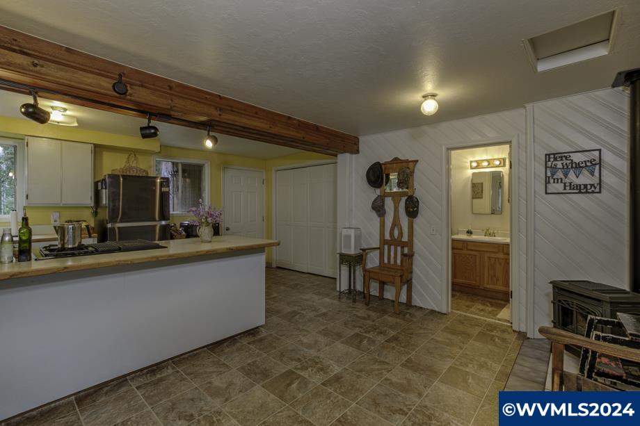 4112 Vitae Springs Road South Salem, OR 97306 - Photo 7 of 39 Gallery Image 7