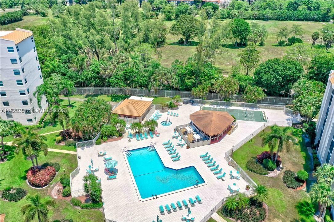 3930 Inverrary Boulevard, Unit 405D Lauderhill, FL 33319 - Photo 38 of 46