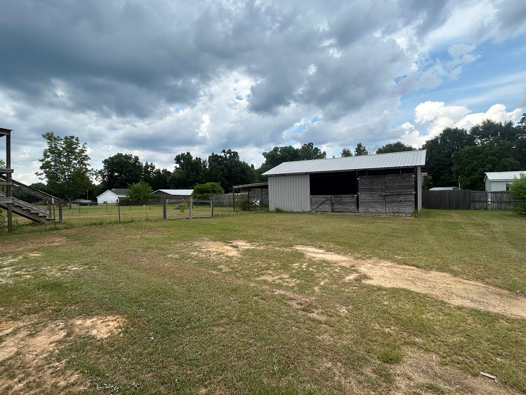 1301 Furnie Folks Road Webb, AL 36376 - Photo 3 of 25