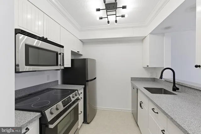 $2,150 | 2111 Wisconsin Avenue Northwest, Unit 504, Washington, DC 20007