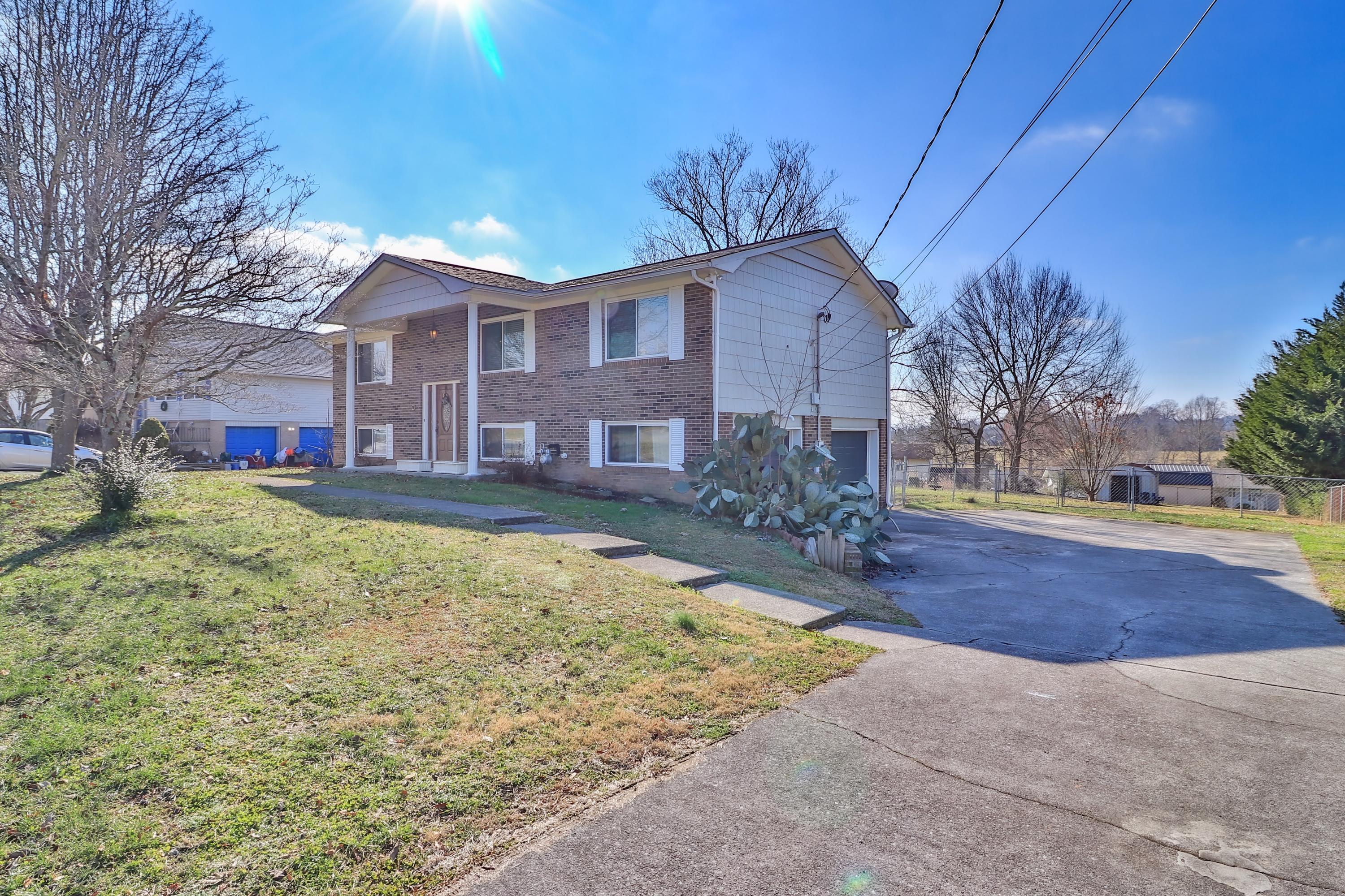 7629 Crestland Road Knoxville, TN 37938 - Photo 1 of 36 IMG_5435