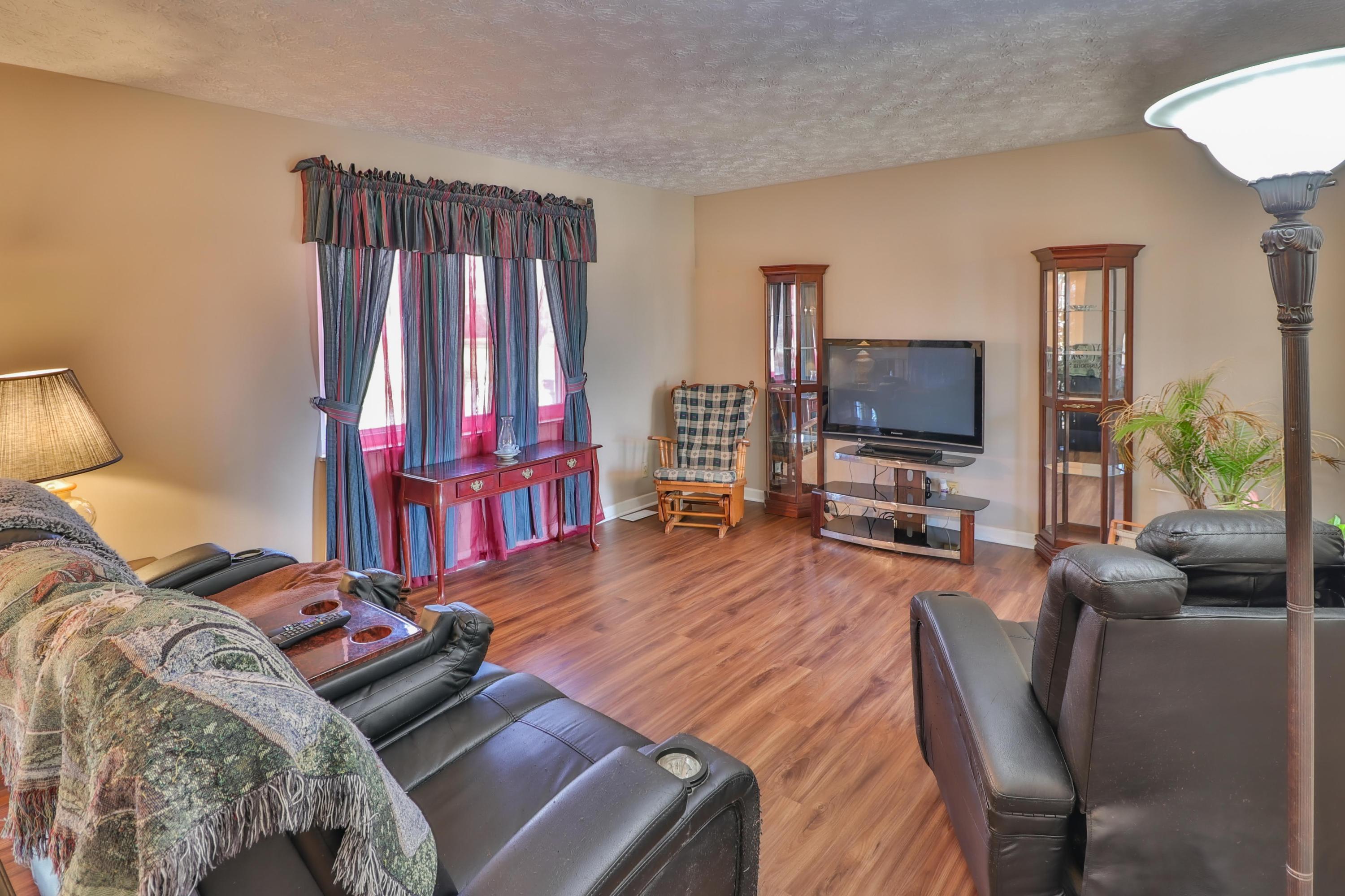 7629 Crestland Road Knoxville, TN 37938 - Photo 6 of 36 IMG_5438