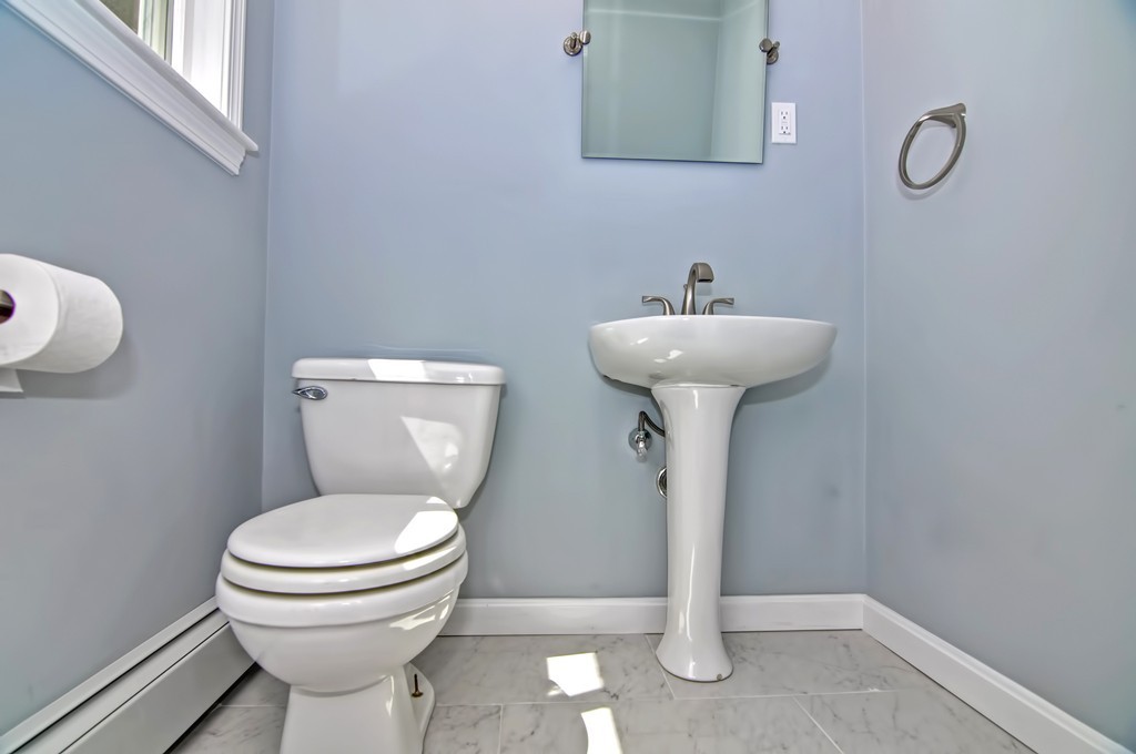 39 Pinecrest Road Holliston, MA 01746 - Photo 16 of 29 Gallery Image 16