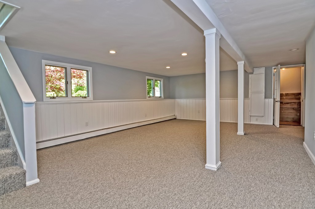 39 Pinecrest Road Holliston, MA 01746 - Photo 18 of 29 Gallery Image 18