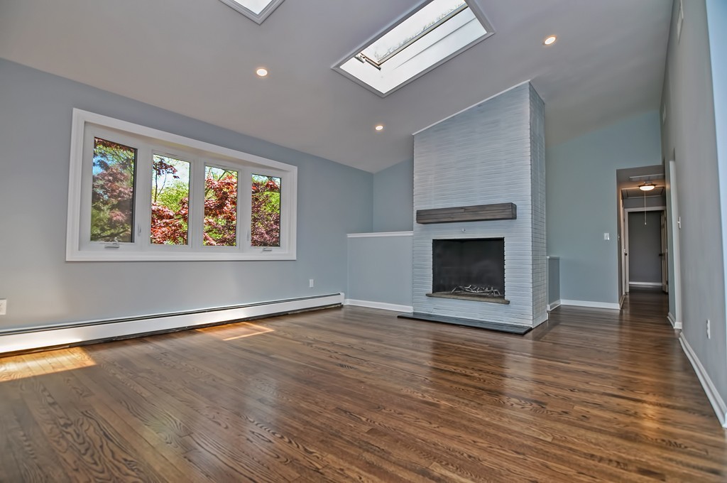 39 Pinecrest Road Holliston, MA 01746 - Photo 4 of 29 Gallery Image 4