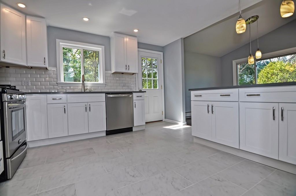 39 Pinecrest Road Holliston, MA 01746 - Photo 9 of 29 Gallery Image 9