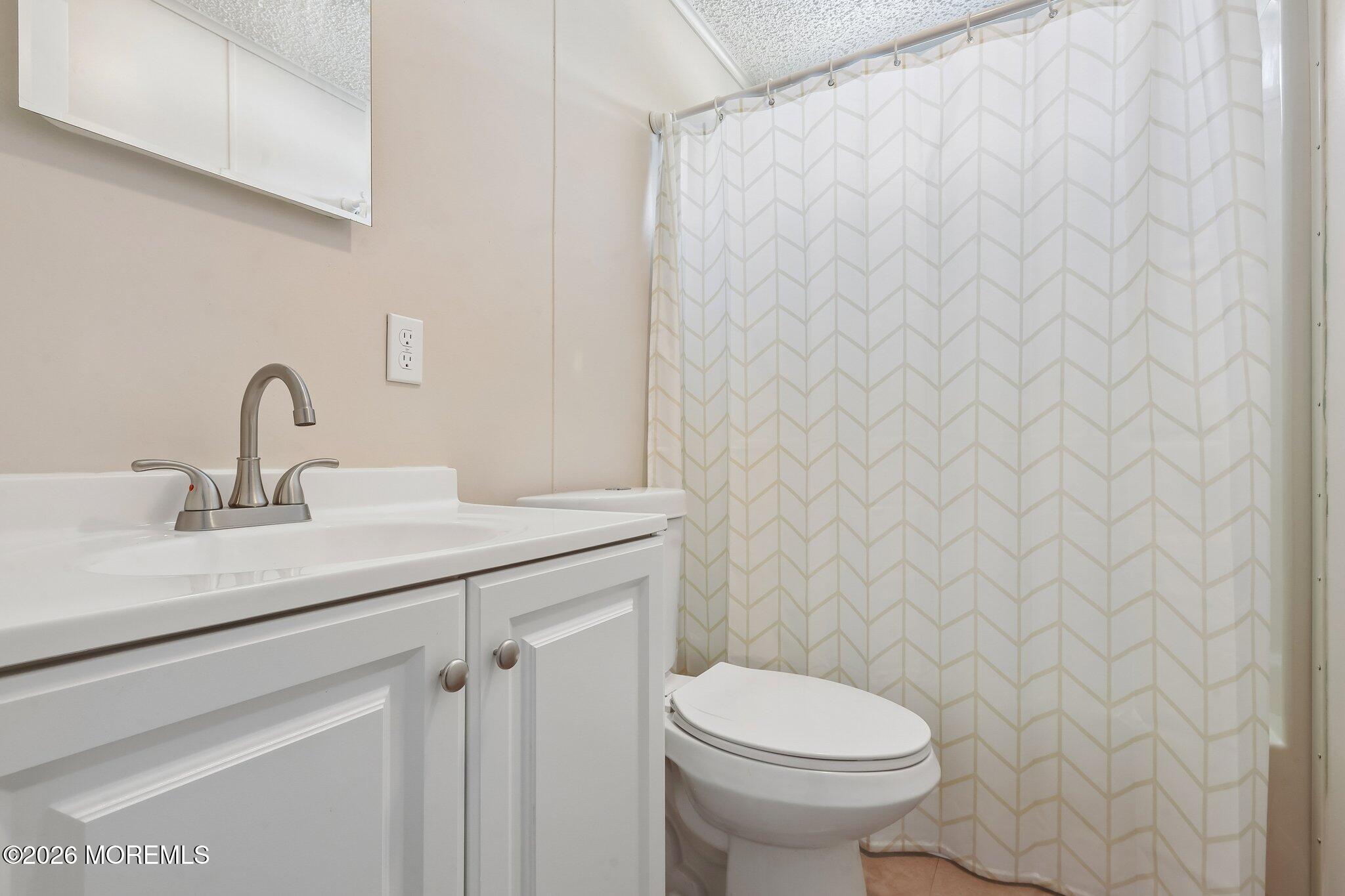 9 Secretariat Street Howell, NJ 07731 - Photo 11 of 24 011