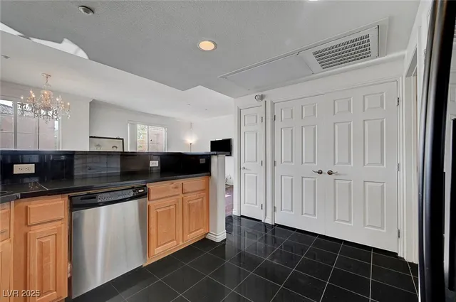 $2,400 | Undisclosed Address, Henderson, NV 89074