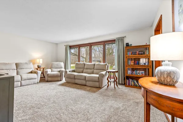 $395,000 | 125 Buckley Lane, Battle Creek, MI 49015