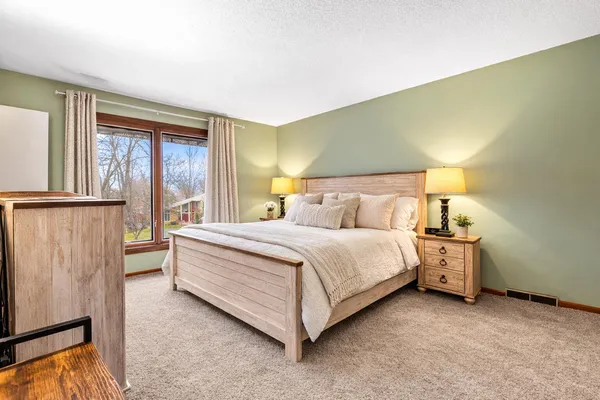 $395,000 | 125 Buckley Lane, Battle Creek, MI 49015