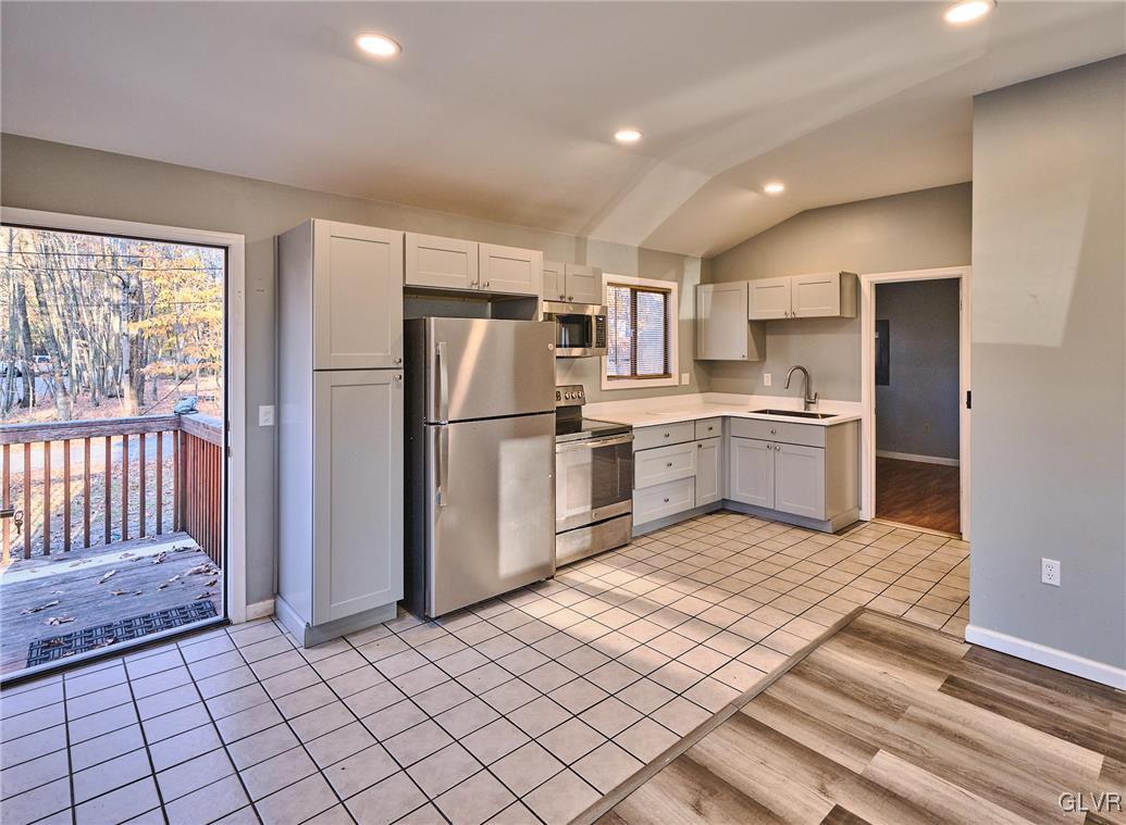 2524 Castor Road East Stroudsburg, PA 18302 - Photo 2 of 17 Gallery Image 2