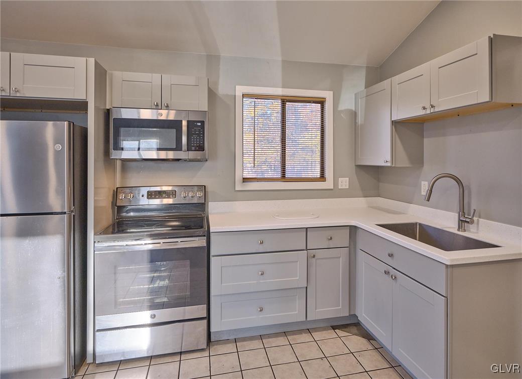 2524 Castor Road East Stroudsburg, PA 18302 - Photo 4 of 17 Gallery Image 4