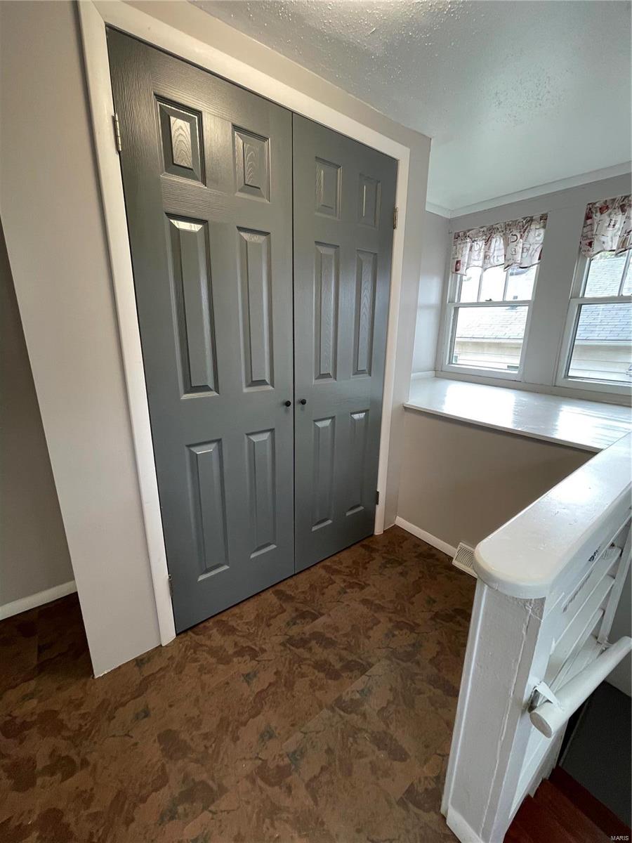 136 West 4th Street Roxana, IL 62084 - Photo 5 of 28
