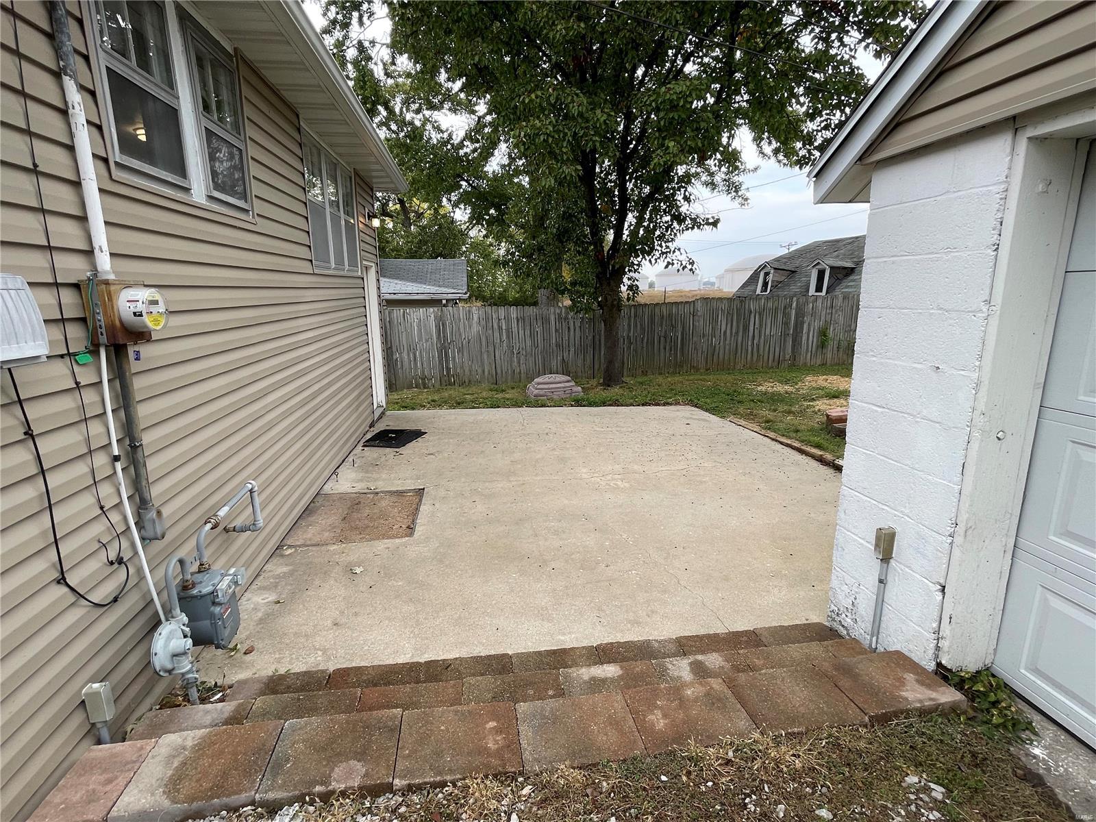 136 West 4th Street Roxana, IL 62084 - Photo 8 of 28