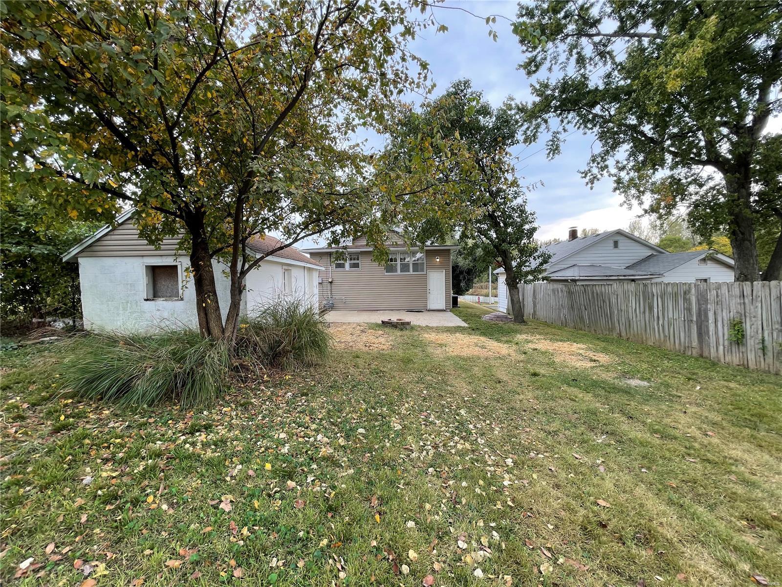 136 West 4th Street Roxana, IL 62084 - Photo 9 of 28