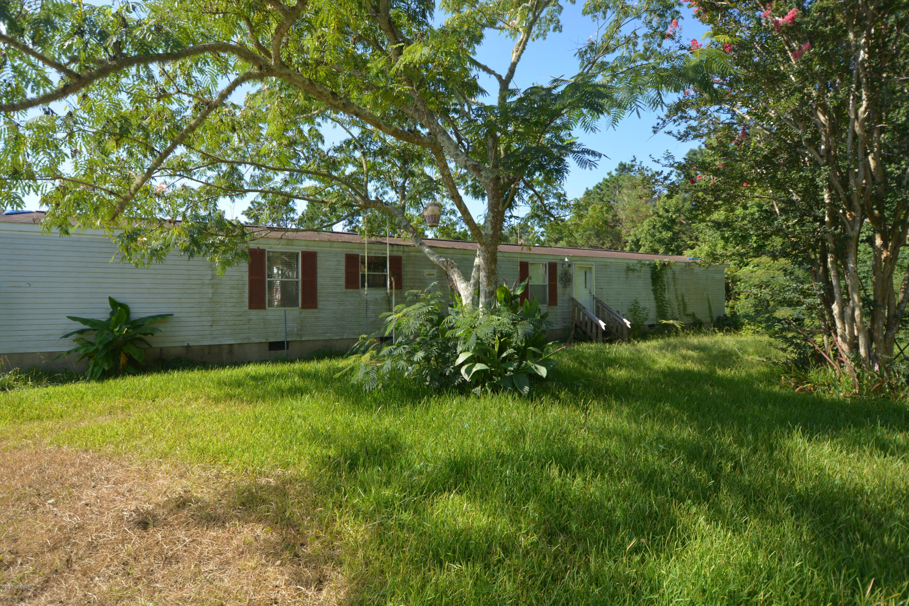 652 Straits Road Gloucester, NC 28528 - Photo 1 of 9 DSC_0448