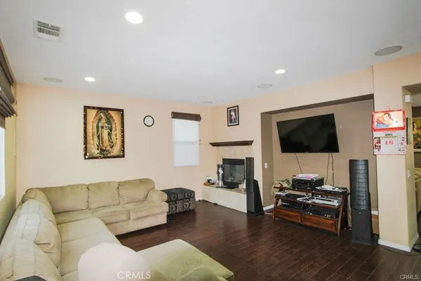 $785,000 | 19914 Christopher Lane, Saugus, CA 91350