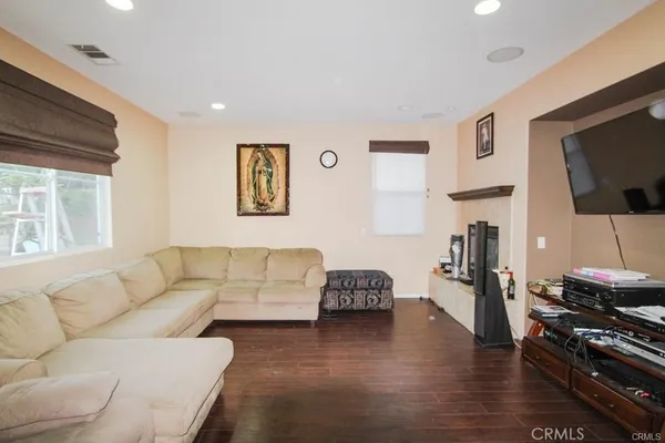 $785,000 | 19914 Christopher Lane, Saugus, CA 91350