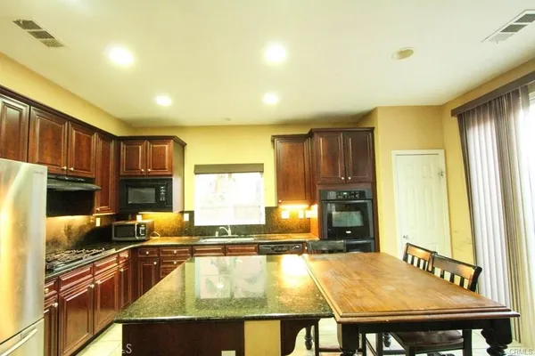 $785,000 | 19914 Christopher Lane, Saugus, CA 91350