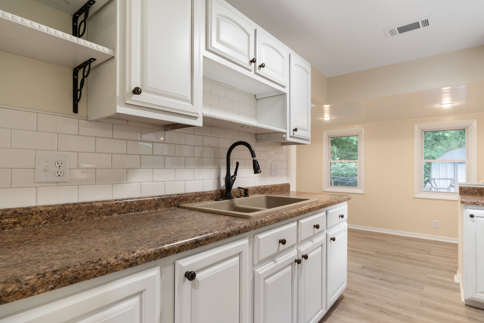 7002 Ridge Drive Davenport, IA 52806 - Photo 6 of 27