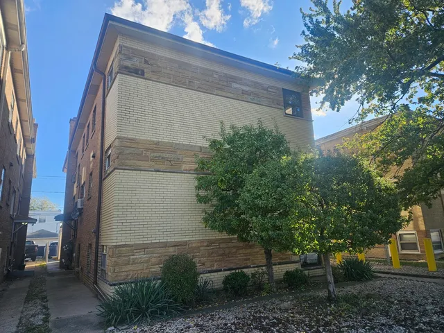 $1,200 | 1633 South Harlem Avenue, Unit GW, Berwyn, IL 60402