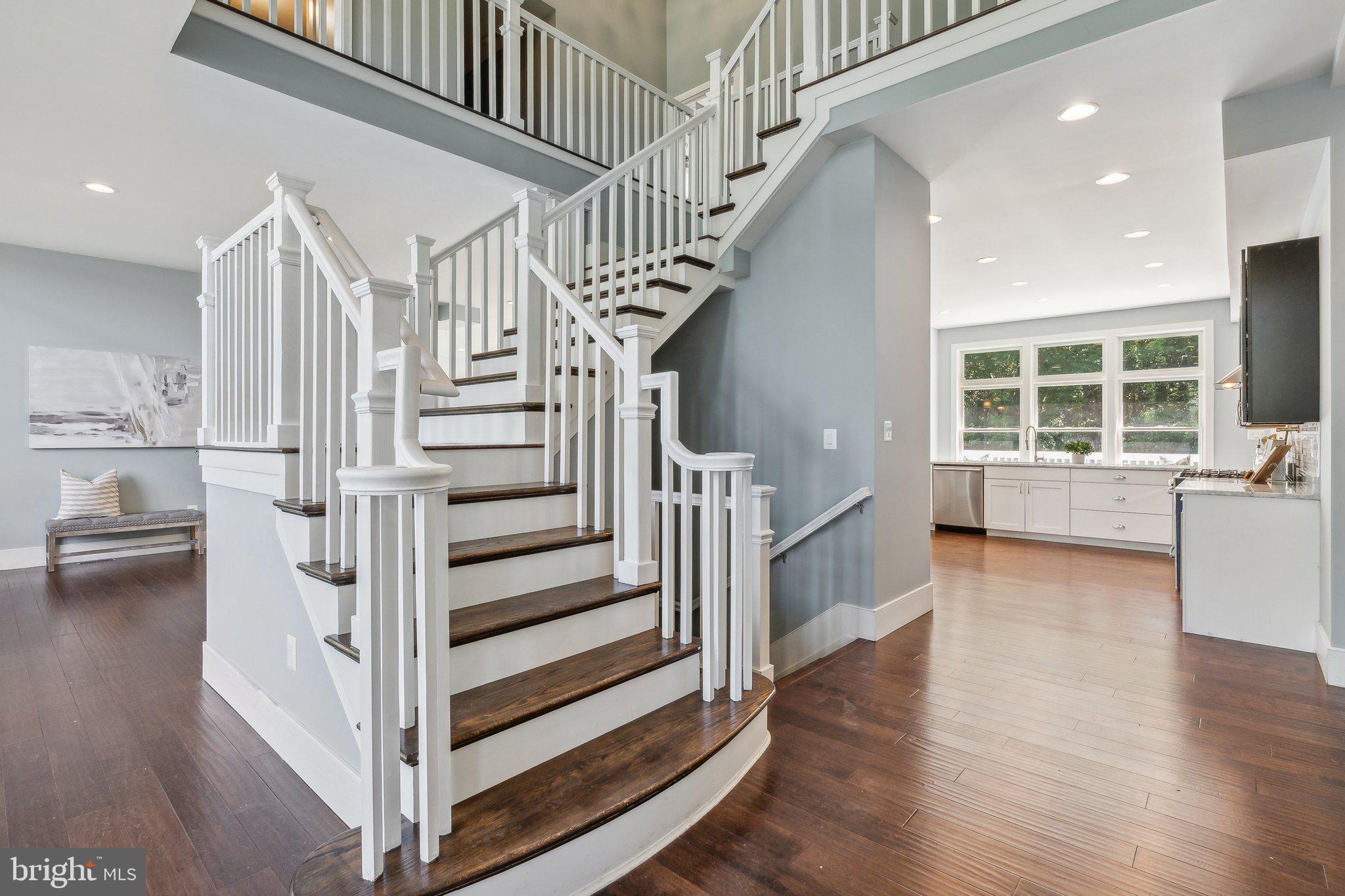 1669 Bay Head Road Annapolis, MD 21409 - Photo 7 of 40 Grand staircase
