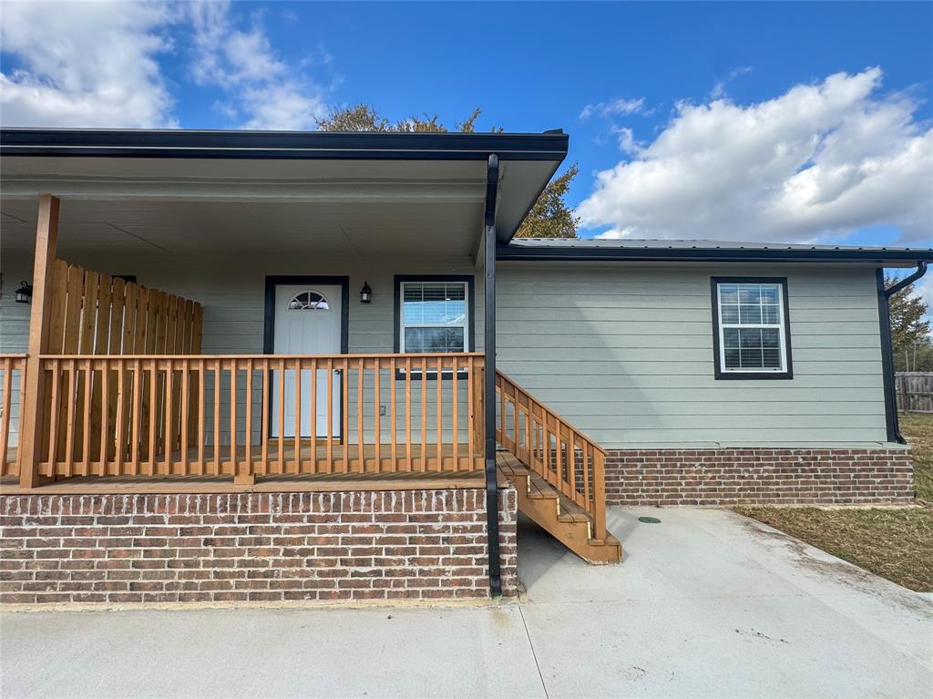 216 Smith Circle, Unit 1 Point, TX 75472 - Photo 12 of 15 a view of entryway