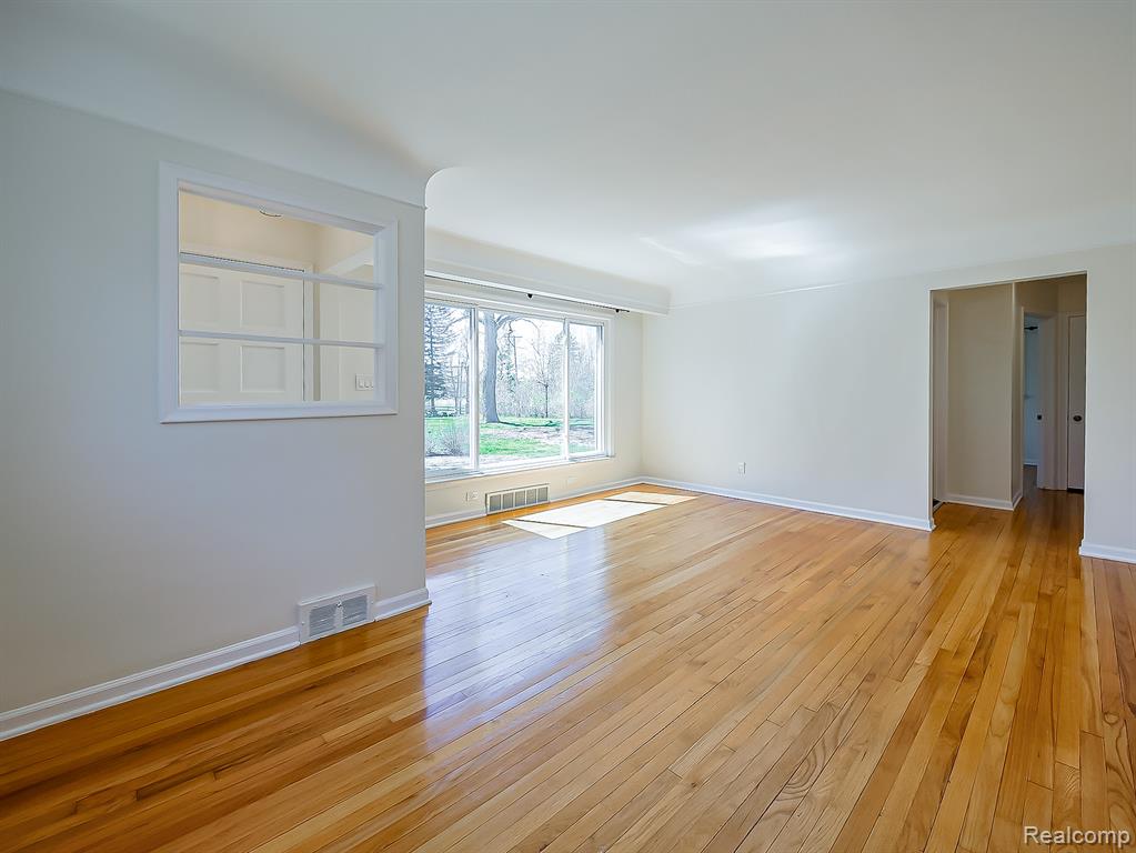 8701 Brookville Road Plymouth, MI 48170 - Photo 4 of 51