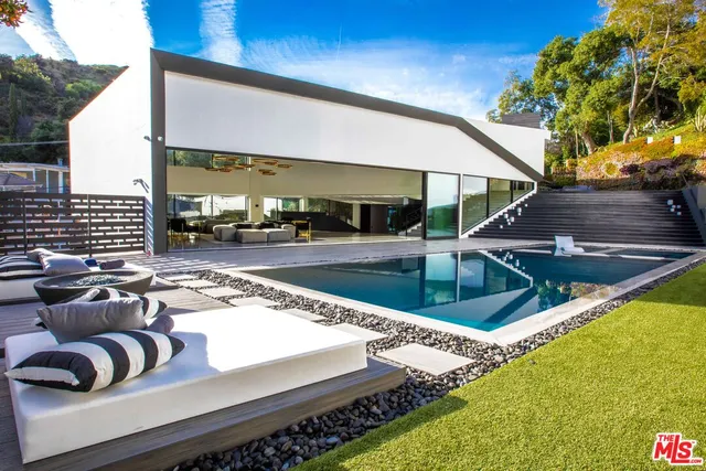 $30,995 | 2210 Bowmont Drive, Beverly Hills, CA 90210