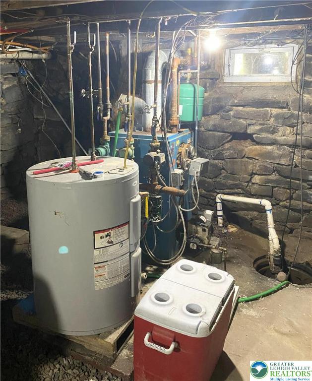 1215 Seese Hill Road Canadensis, PA 18325 - Photo 19 of 19 a utility room with dryer and washer
