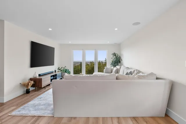 $7,000,000 | 17808 Tourney Road, Los Gatos, CA 95030