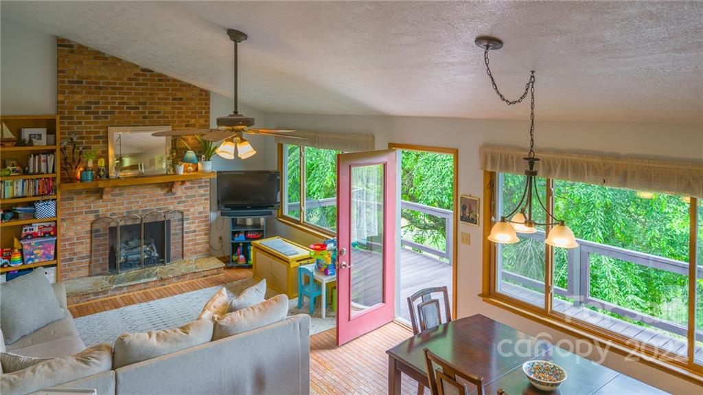 80 Hunters Ridge Road Burnsville, NC 28714 - Photo 5 of 32 Gallery Image 5