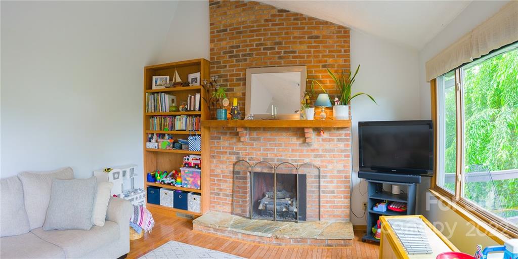 80 Hunters Ridge Road Burnsville, NC 28714 - Photo 6 of 32 Gallery Image 6