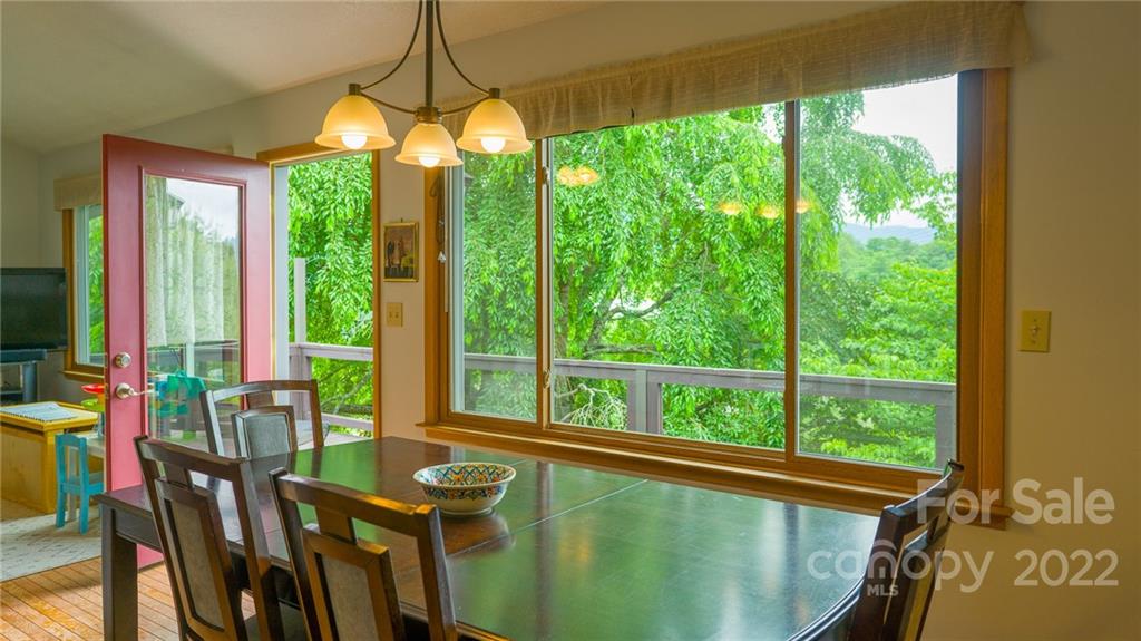 80 Hunters Ridge Road Burnsville, NC 28714 - Photo 7 of 32 Gallery Image 7