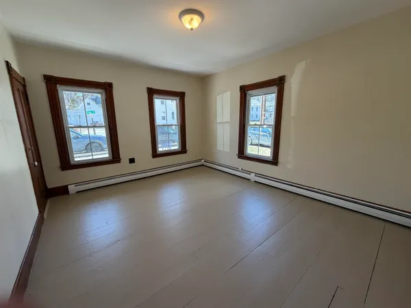 $2,500 | 110 Estey Street, Unit 1, Brattleboro, VT 05301