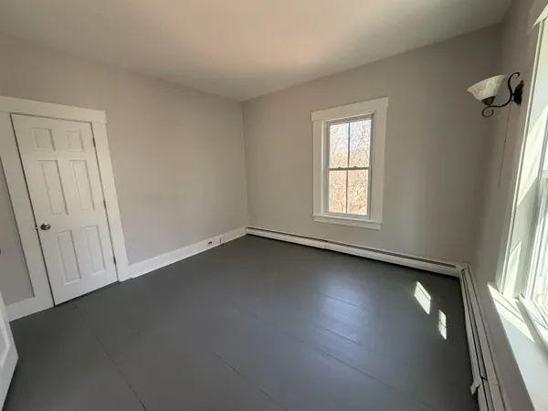 $2,500 | 110 Estey Street, Unit 1, Brattleboro, VT 05301