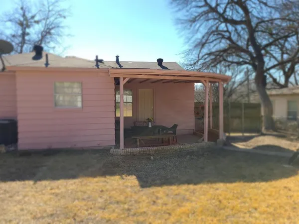$1,900 | 6331 Scyene Road, Dallas, TX 75227