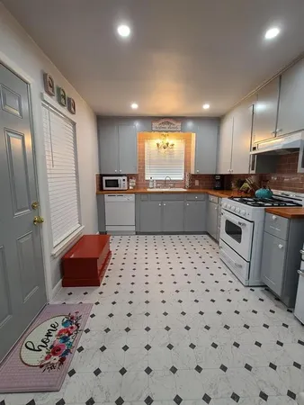 $1,900 | 6331 Scyene Road, Dallas, TX 75227