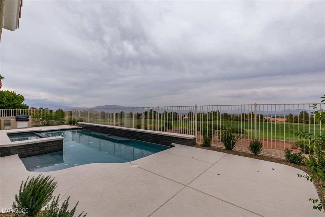 2104 Hot Oak Ridge Street Las Vegas, NV 89134 - Photo 41 of 44