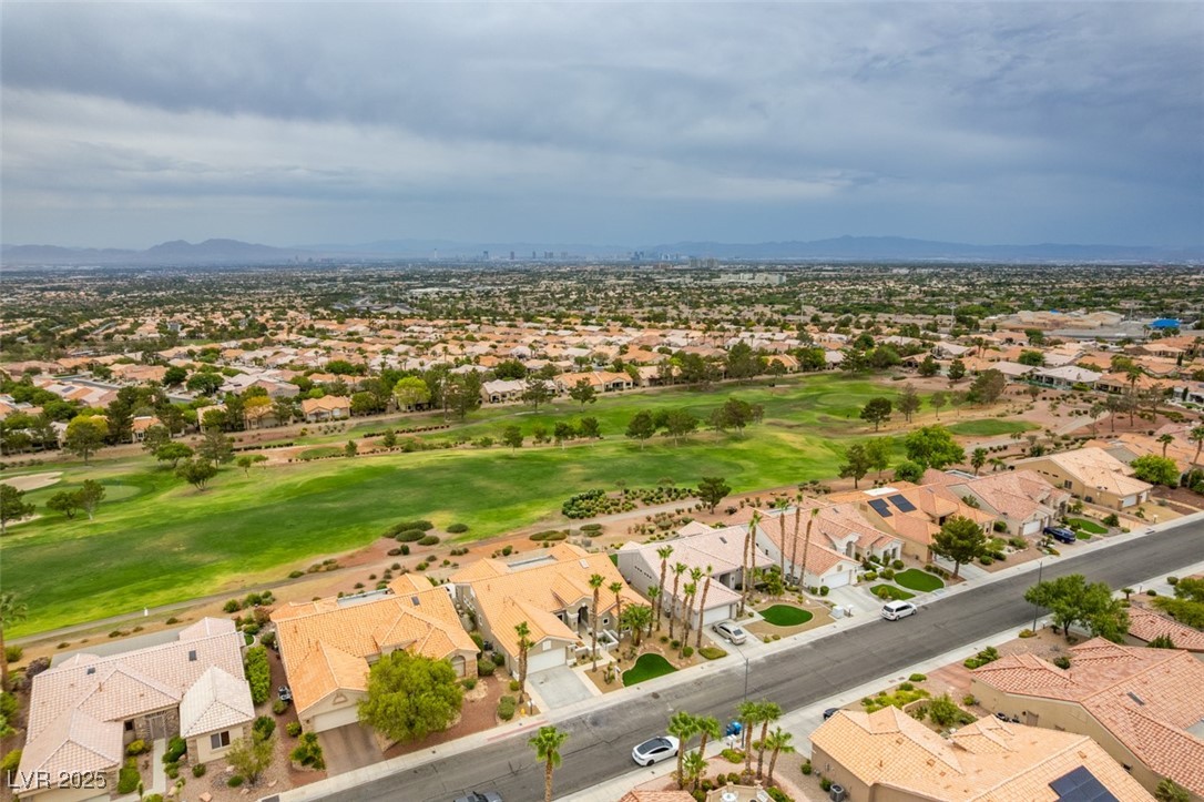 2104 Hot Oak Ridge Street Las Vegas, NV 89134 - Photo 7 of 44