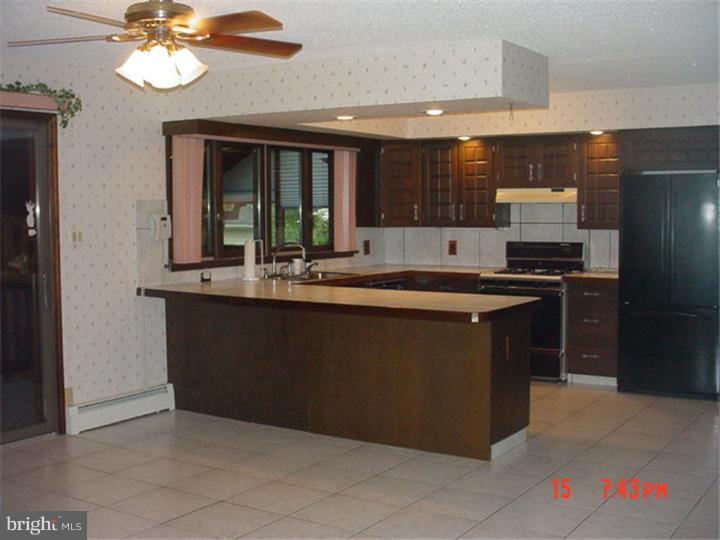 1833 Almonesson Road Deptford, NJ 08096 - Photo 13 of 17 Kitchen