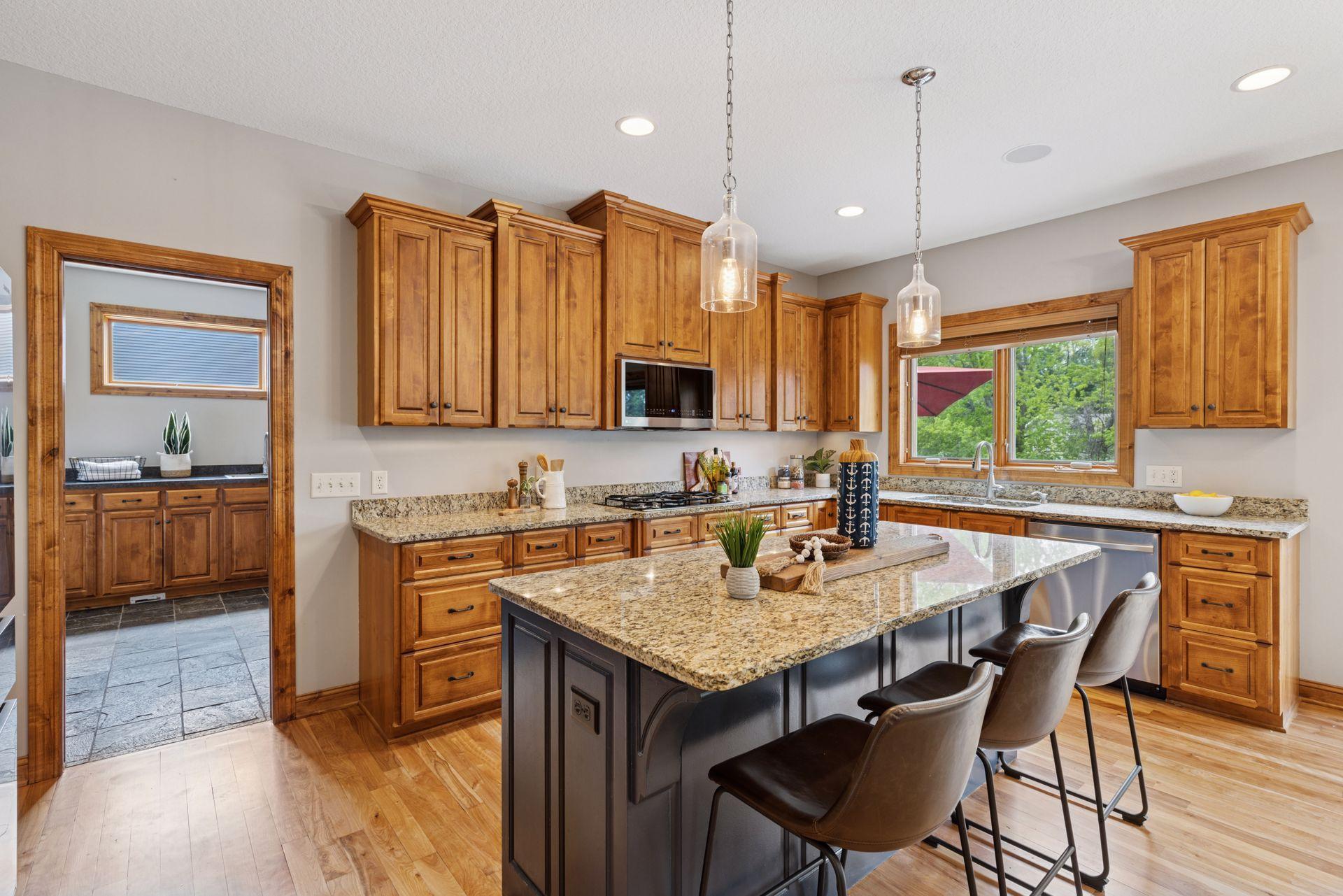 6620 Treetop Road Chanhassen, MN 55317 - Photo 11 of 43 Gallery Image 11