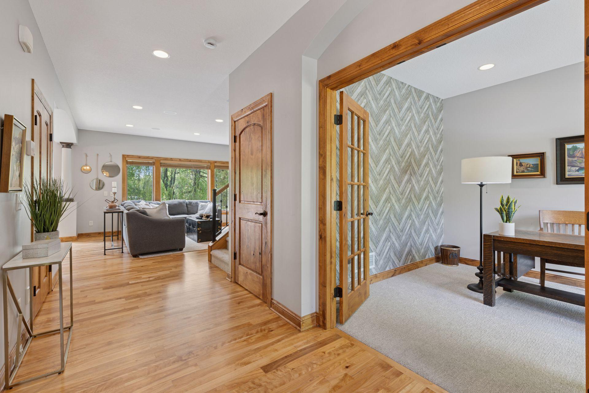 6620 Treetop Road Chanhassen, MN 55317 - Photo 4 of 43 Gallery Image 4