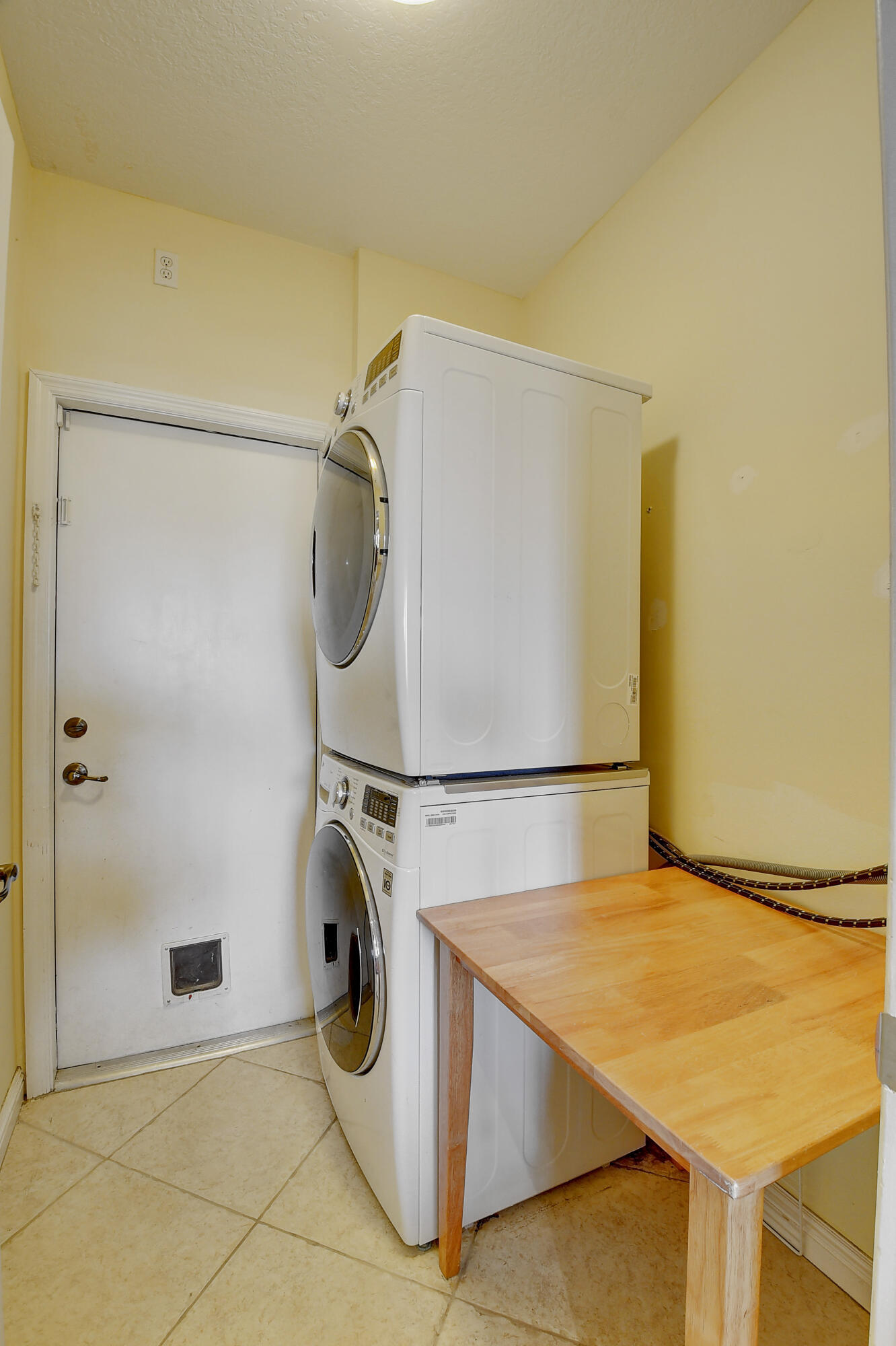105 Coconut Key Lane Delray Beach, FL 33484 - Photo 16 of 24 Laundry Room