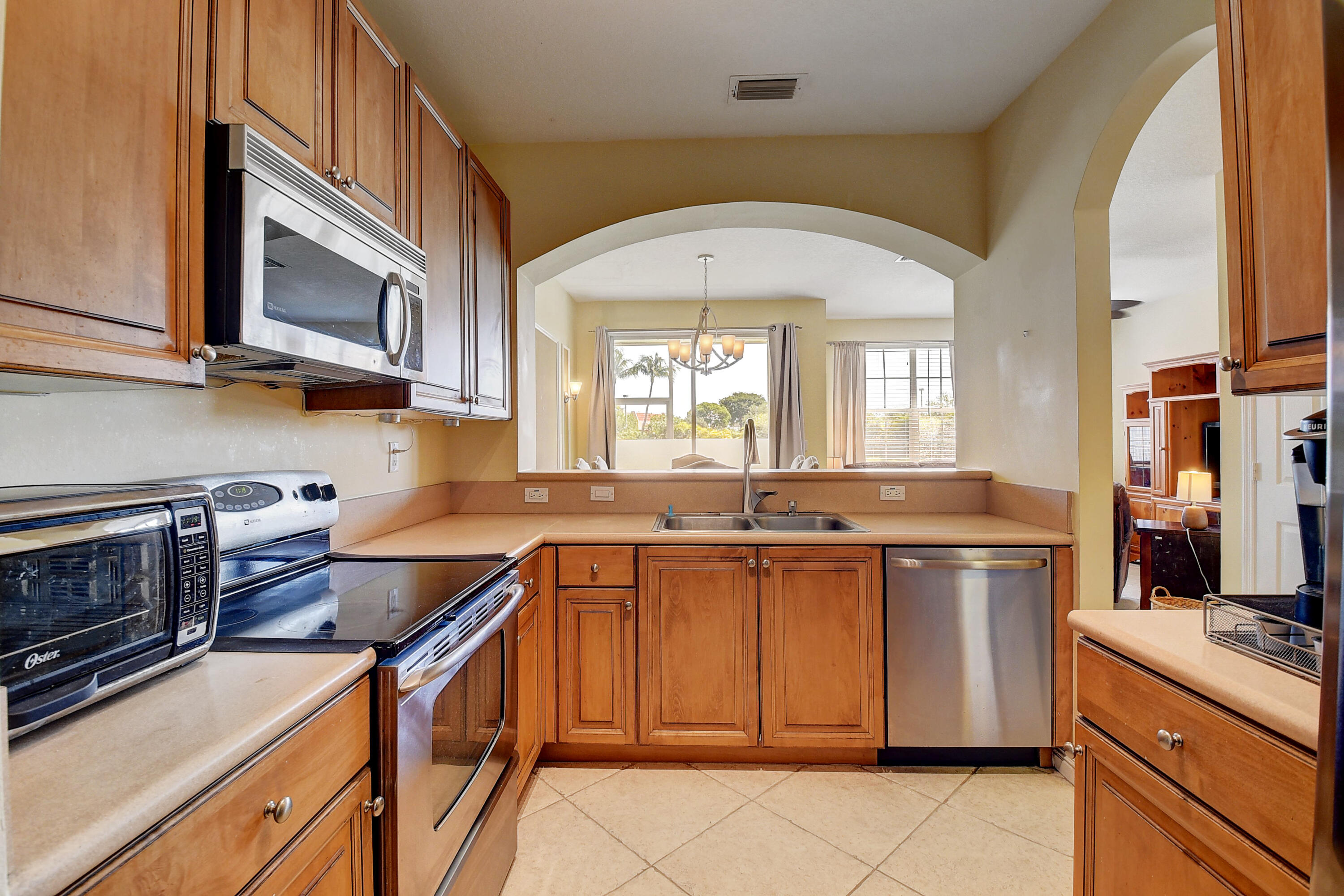 105 Coconut Key Lane Delray Beach, FL 33484 - Photo 6 of 24 Kitchen
