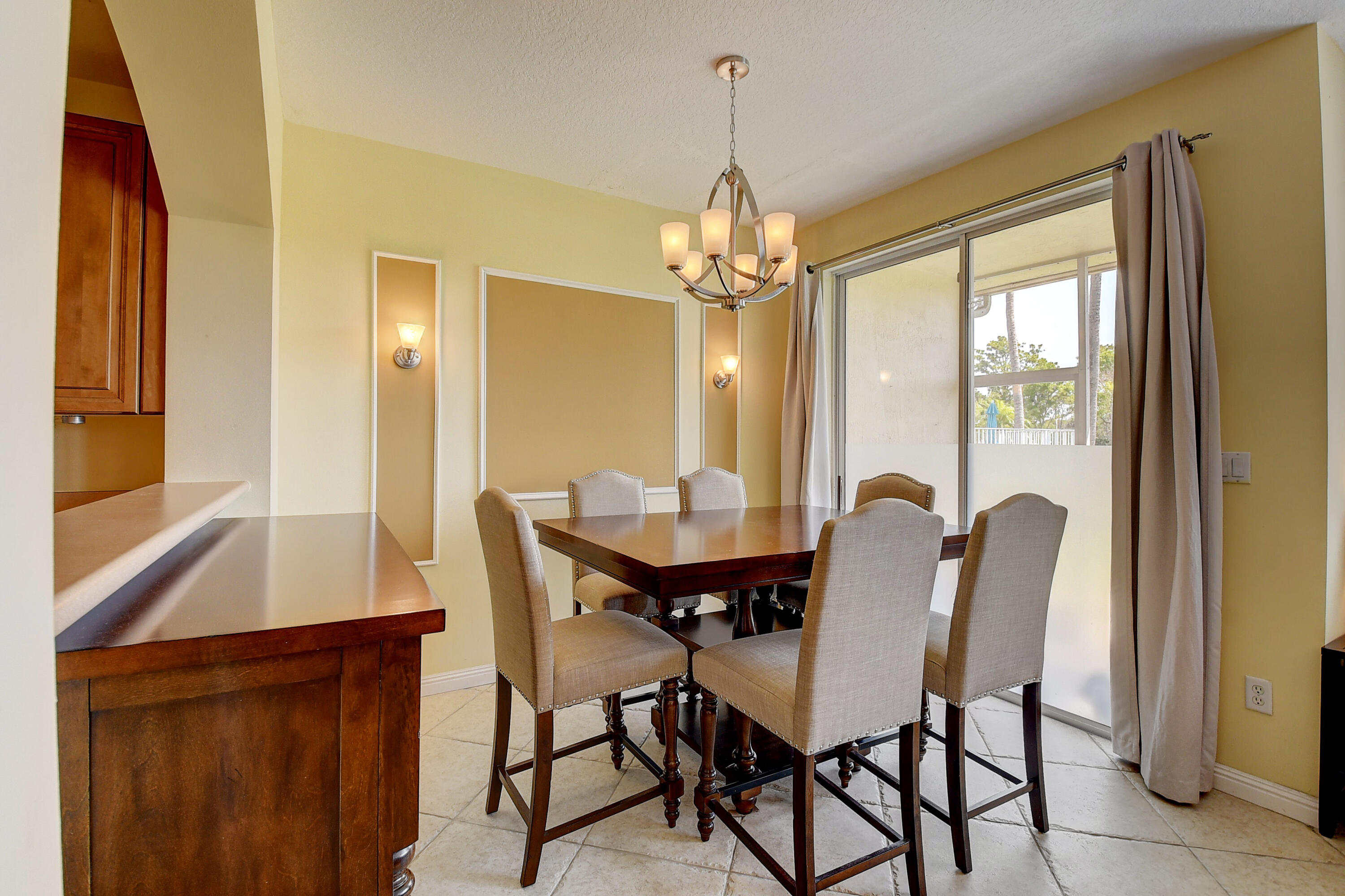 105 Coconut Key Lane Delray Beach, FL 33484 - Photo 8 of 24 Dinning Area