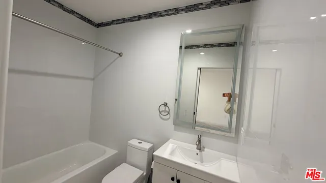 $1,850 | 7345 Tyrone Avenue, Van Nuys, CA 91405