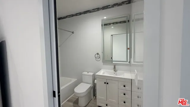 $1,850 | 7345 Tyrone Avenue, Van Nuys, CA 91405